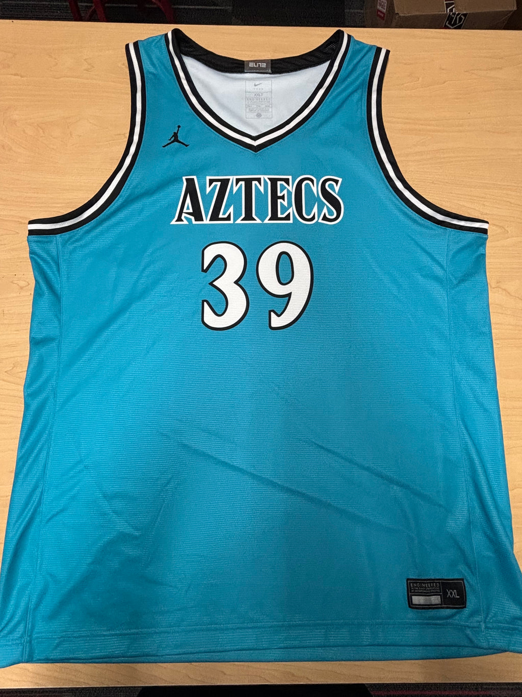 Men's Basketball N7 Jersey #39 (XX-Large)