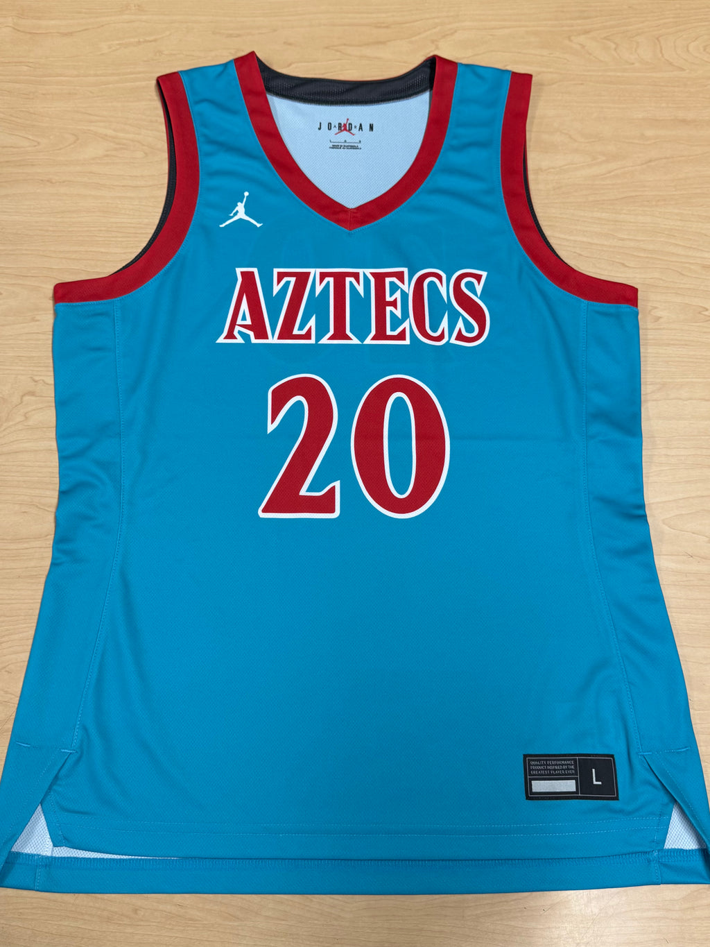 Women's Basketball N7 Jersey #20 (Large)