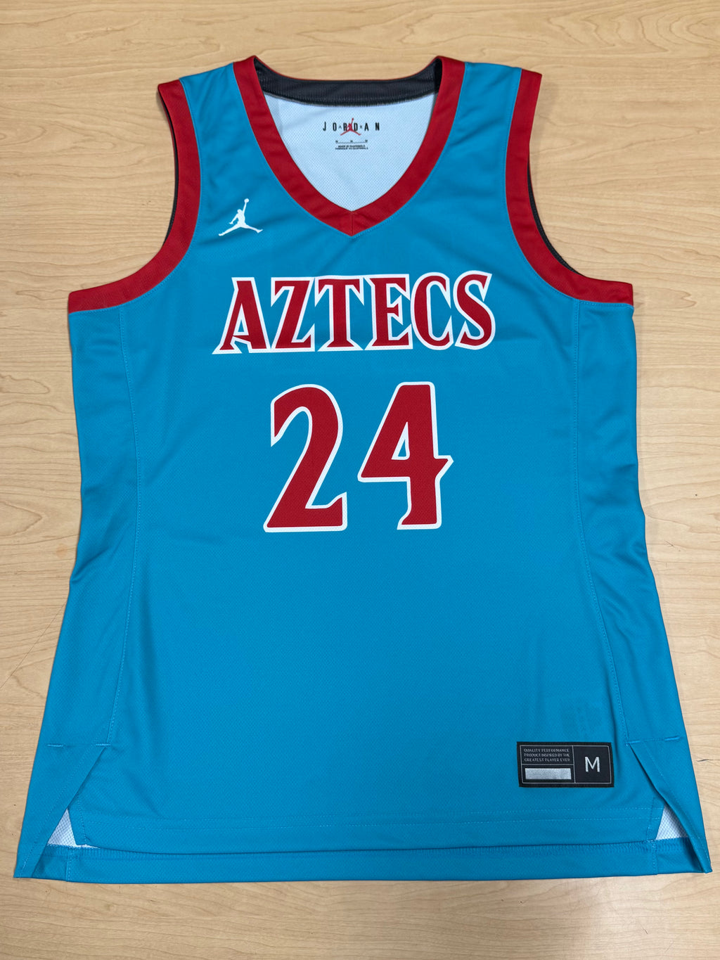 Women's Basketball N7 Jersey #24 (Medium)