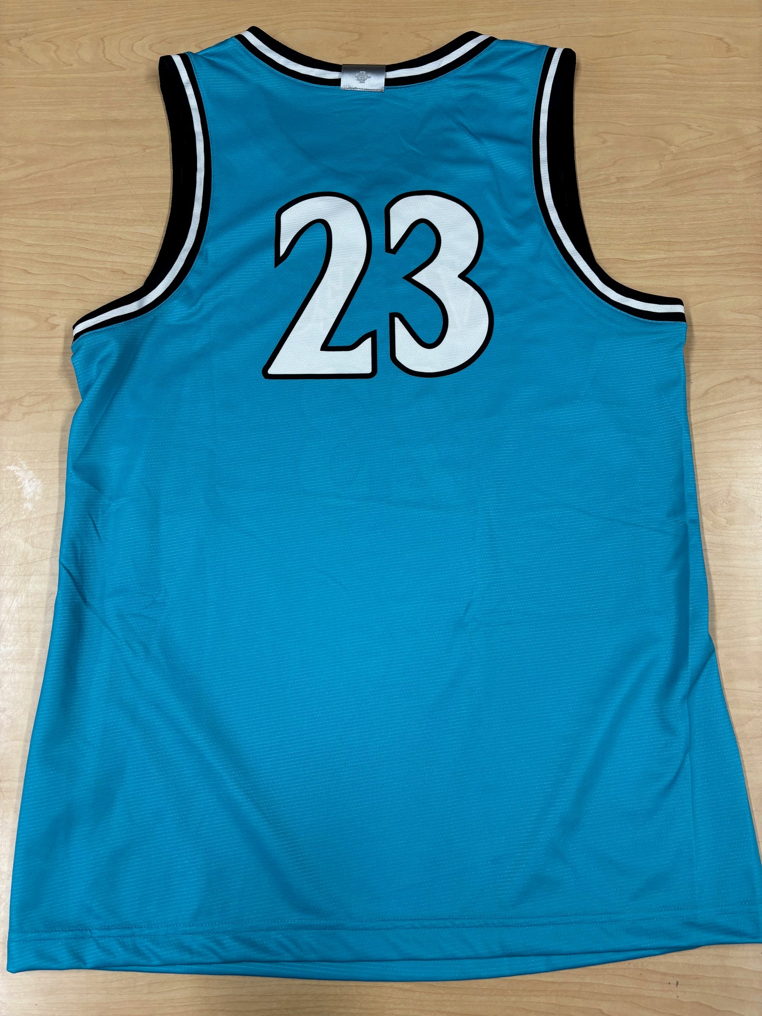 N7 Jersey #23 (Large)