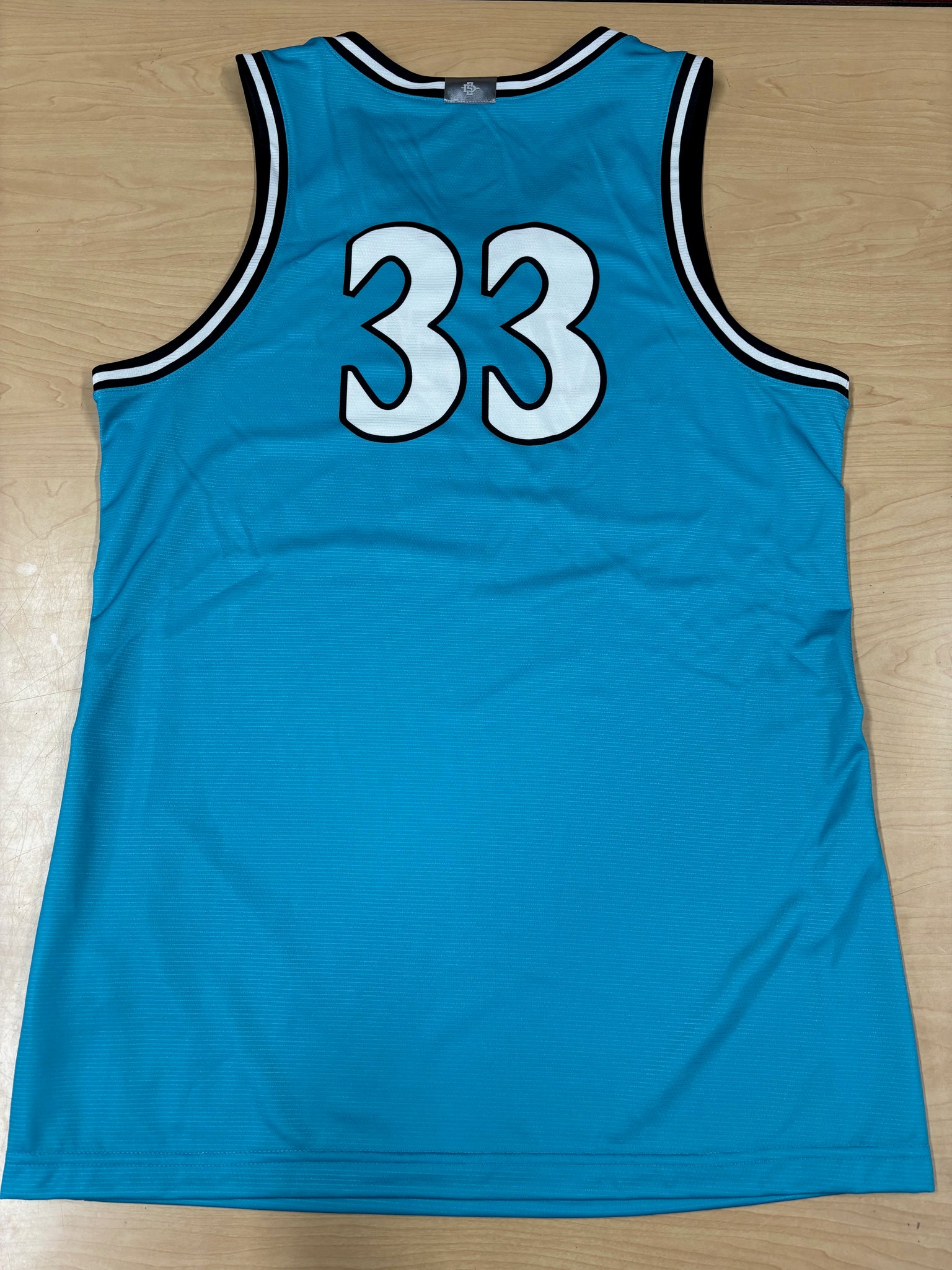 N7 Jersey #33 (Large)